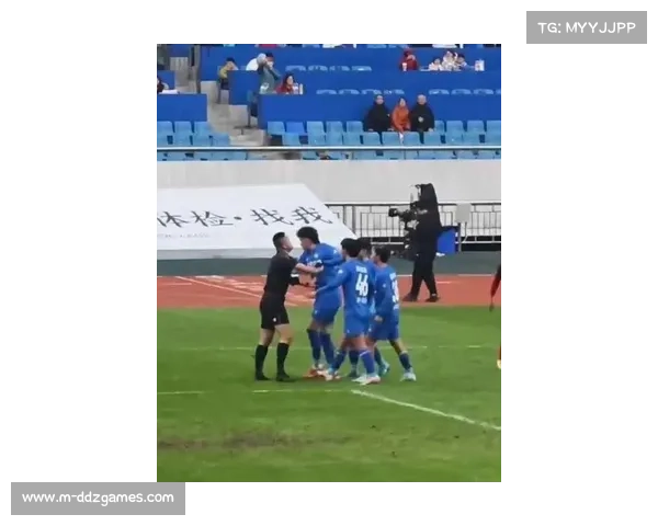 渝超联赛冲突后续:球员袭击裁判被禁赛五年 渝超联赛冲突后续:球员袭击裁判被禁赛五年